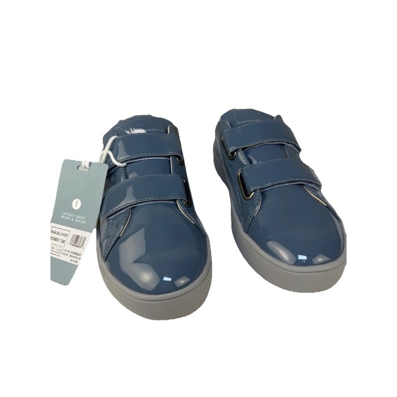 The Unbranded Brand Shoes - Spirit Body Mind & Soles Malibu Bella Patent Sneakers Women 7.5B Smoke Blue NWOT